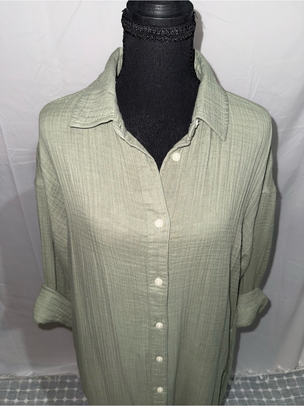 New Lou & Grey LOFT Long Button-Down Shirt Dress in Olive Green - Picture 5 of 6
